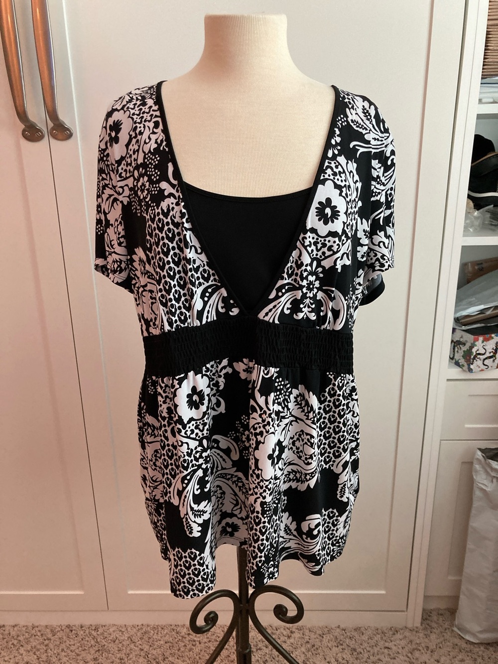 Style & Co black/white empire top